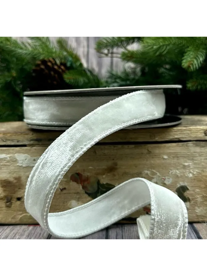 velvet__in_x__yd_winter_w_0.webp Aldik Home Christmas Ribbon & Fabric<Velvet 1 in. x 10 yd. Winter White W/ Dupion Back